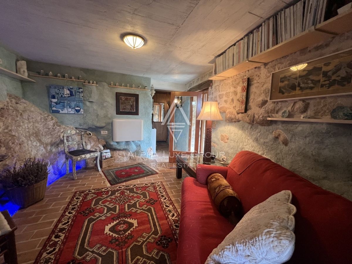 Buje, Istria: Incantevole villa panoramica in pietra in vendita