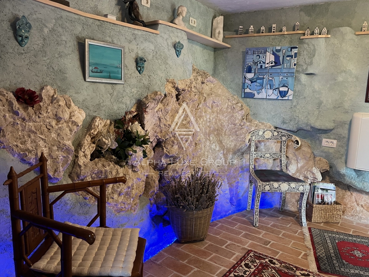 Buje, Istria: Incantevole villa panoramica in pietra in vendita