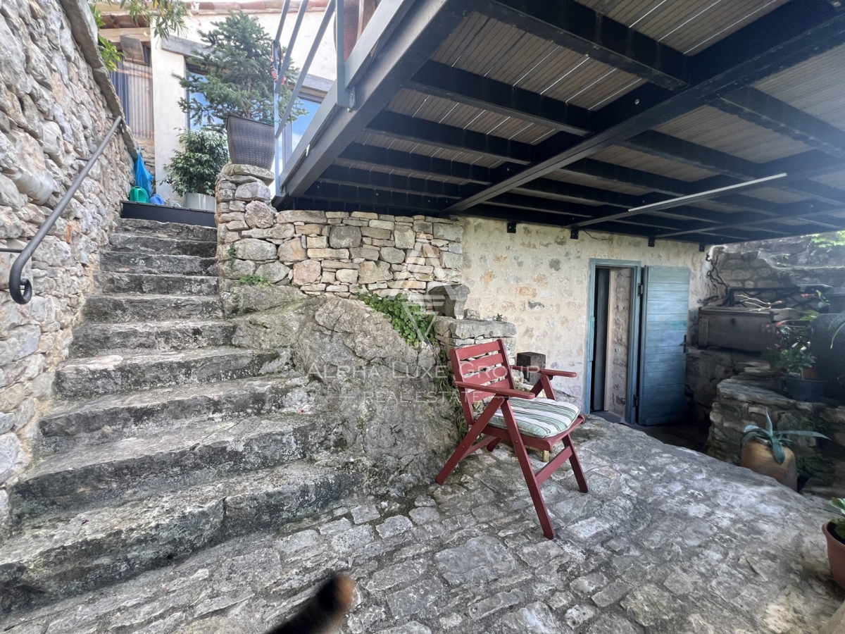 Buje, Istria: Incantevole villa panoramica in pietra in vendita