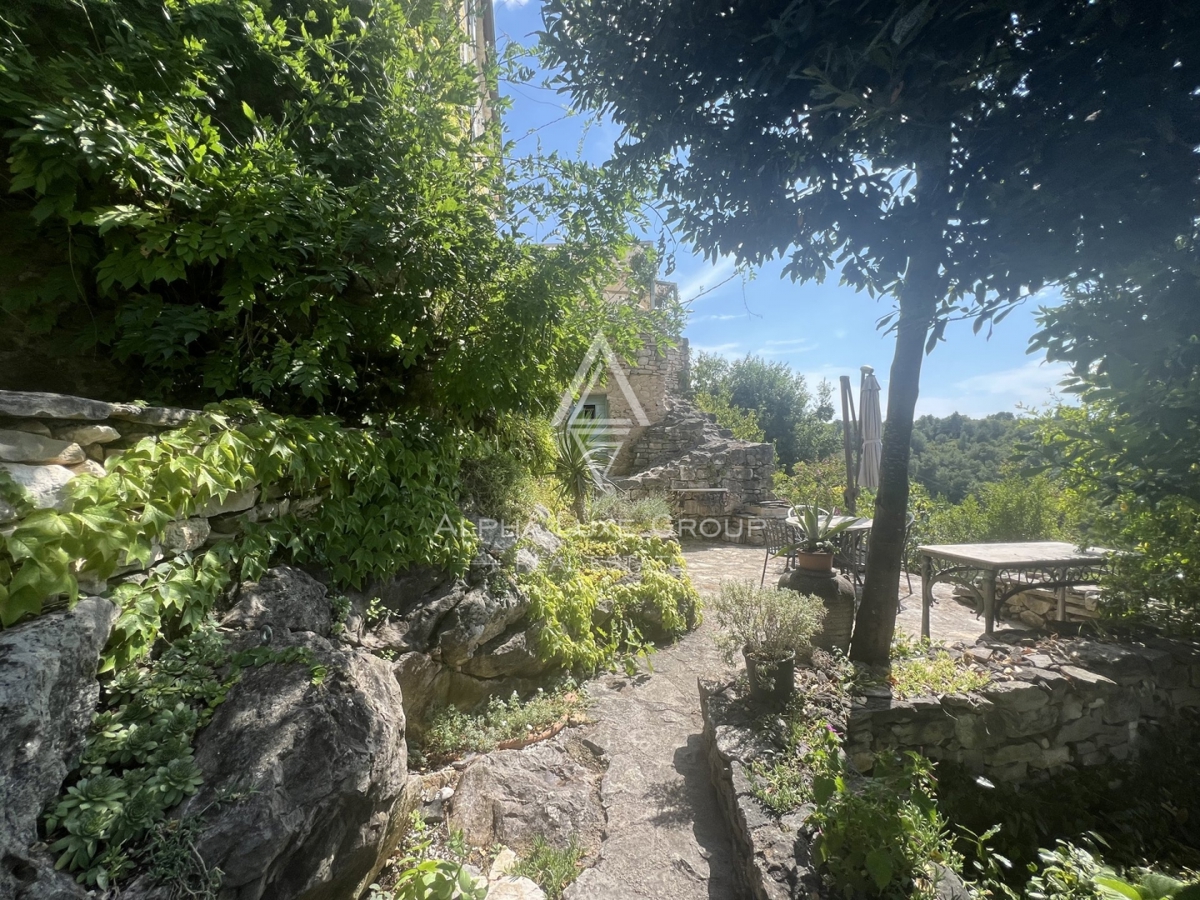 Buje, Istria: Incantevole villa panoramica in pietra in vendita