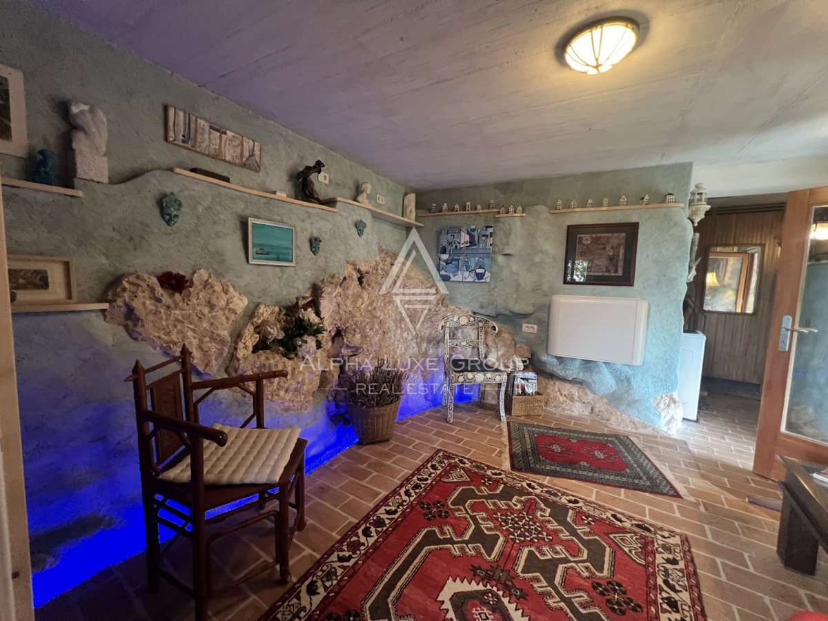 Buje, Istria: Incantevole villa panoramica in pietra in vendita