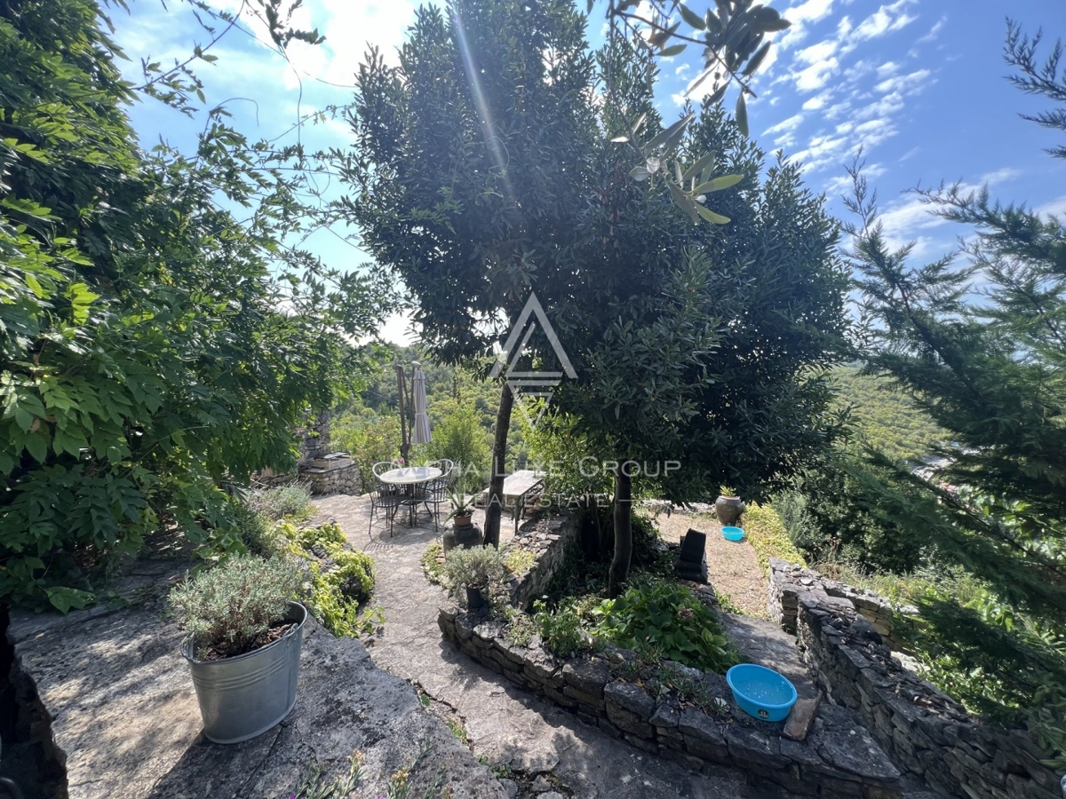 Buje, Istria: Incantevole villa panoramica in pietra in vendita