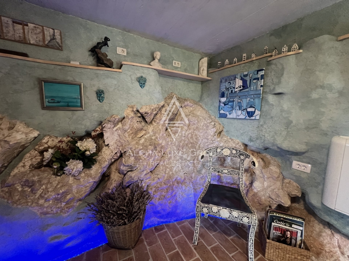 Buje, Istria: Incantevole villa panoramica in pietra in vendita