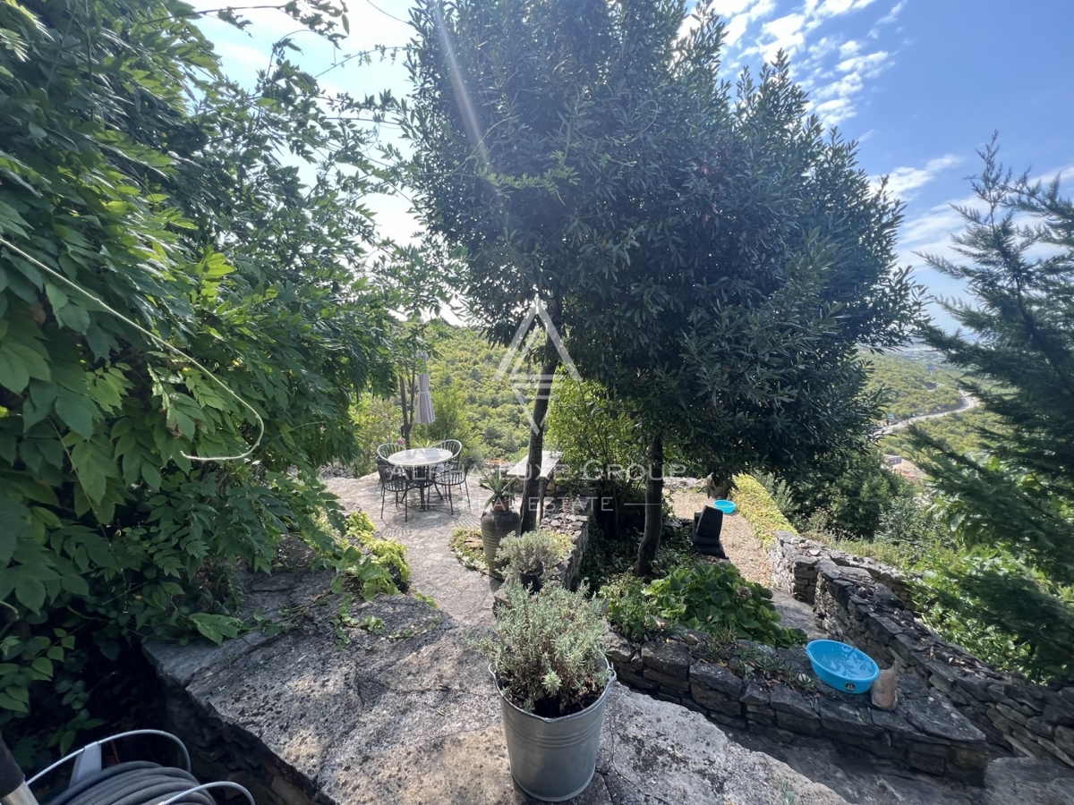 Buje, Istria: Incantevole villa panoramica in pietra in vendita