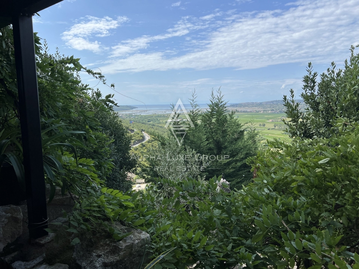 Buje, Istria: Incantevole villa panoramica in pietra in vendita