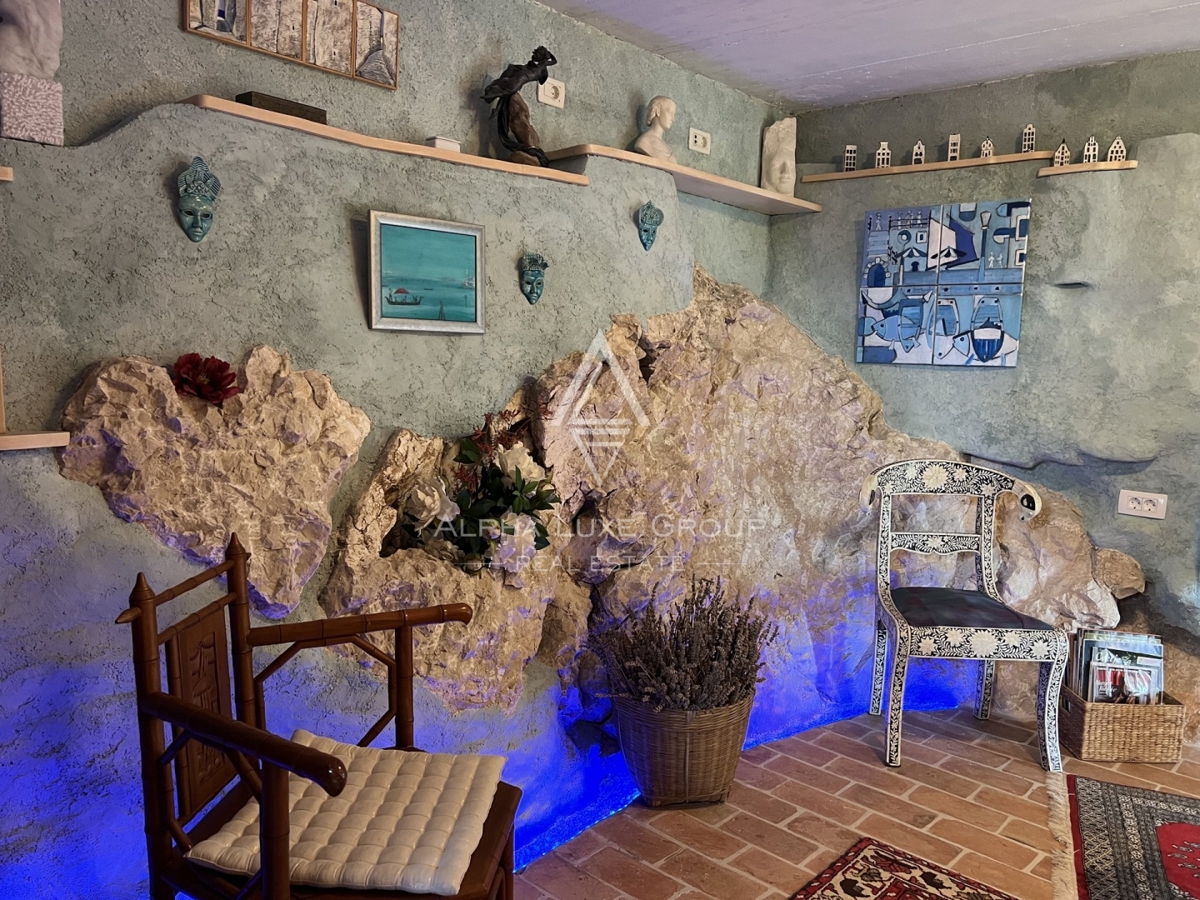 Buje, Istria: Incantevole villa panoramica in pietra in vendita