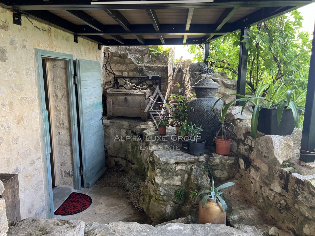 Buje, Istria: Incantevole villa panoramica in pietra in vendita