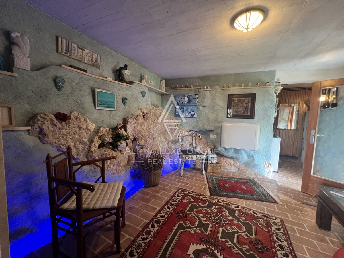 Buje, Istria: Incantevole villa panoramica in pietra in vendita