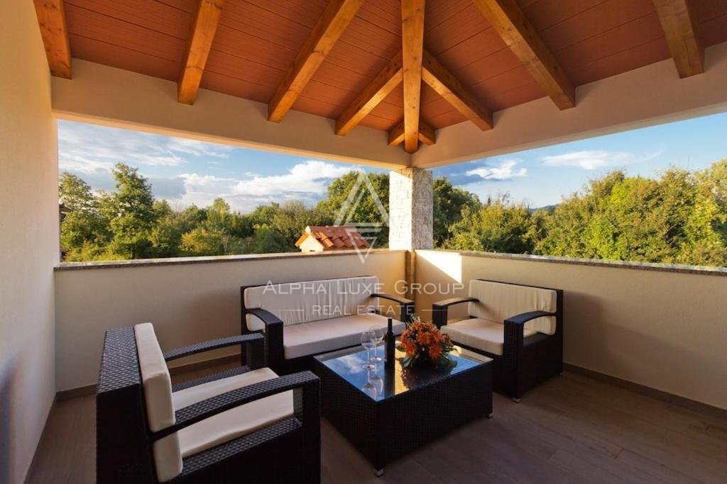 Labin, Istria - Villa moderna con piscina immersa nella natura