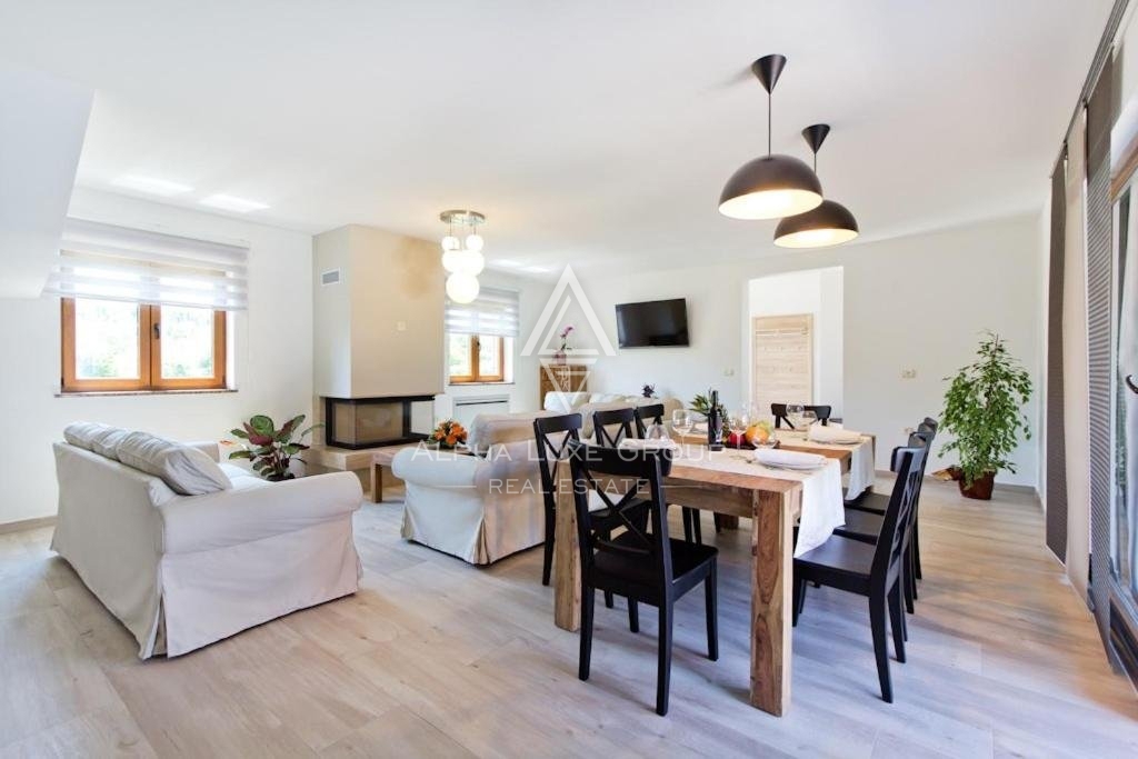 Labin, Istria - Villa moderna con piscina immersa nella natura