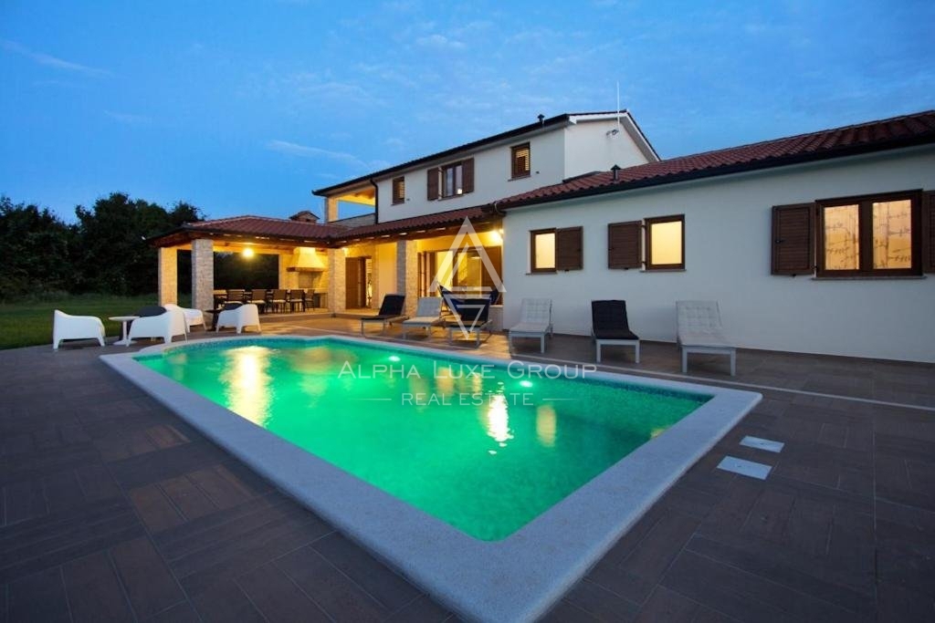 Labin, Istria - Villa moderna con piscina immersa nella natura