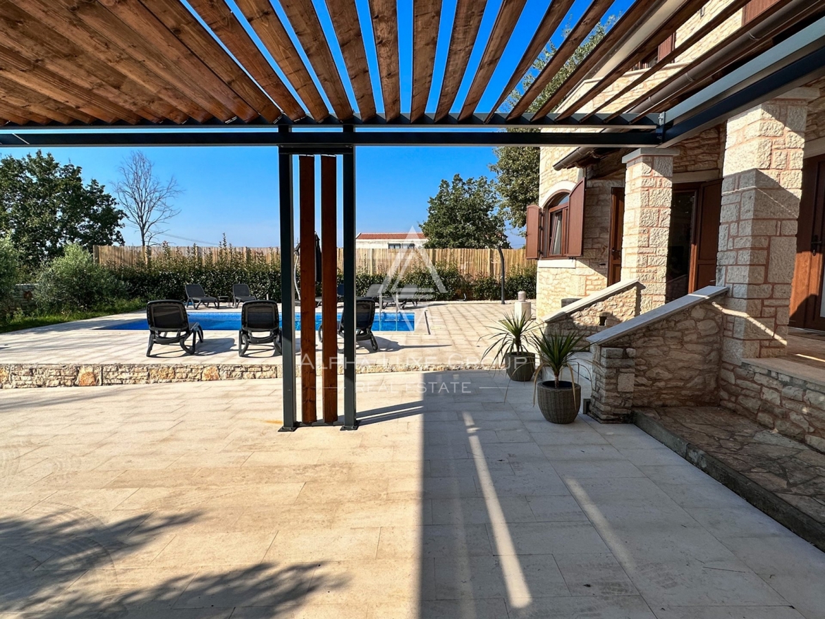 Affascinante Villa in Pietra con Piscina nelle Vicinanze di Parenzo