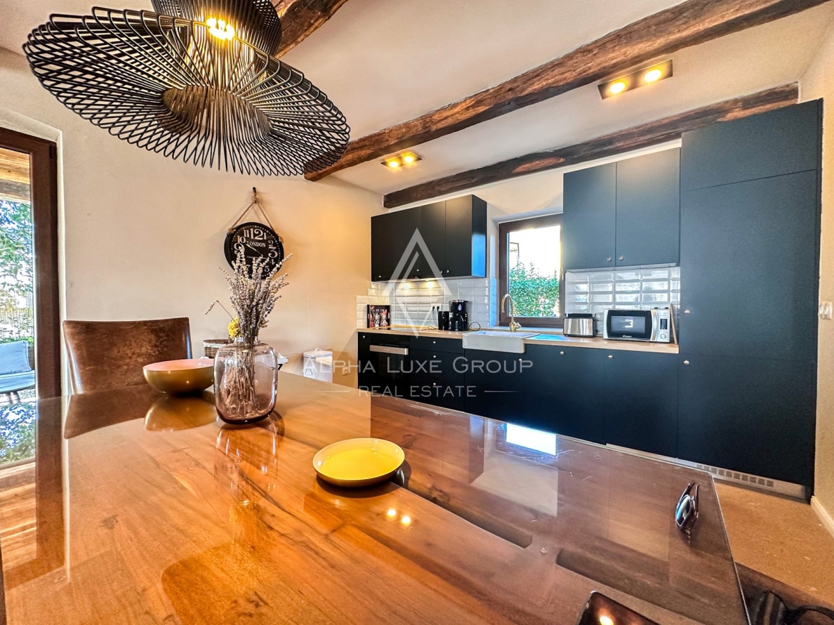 Affascinante Villa in Pietra con Piscina nelle Vicinanze di Parenzo