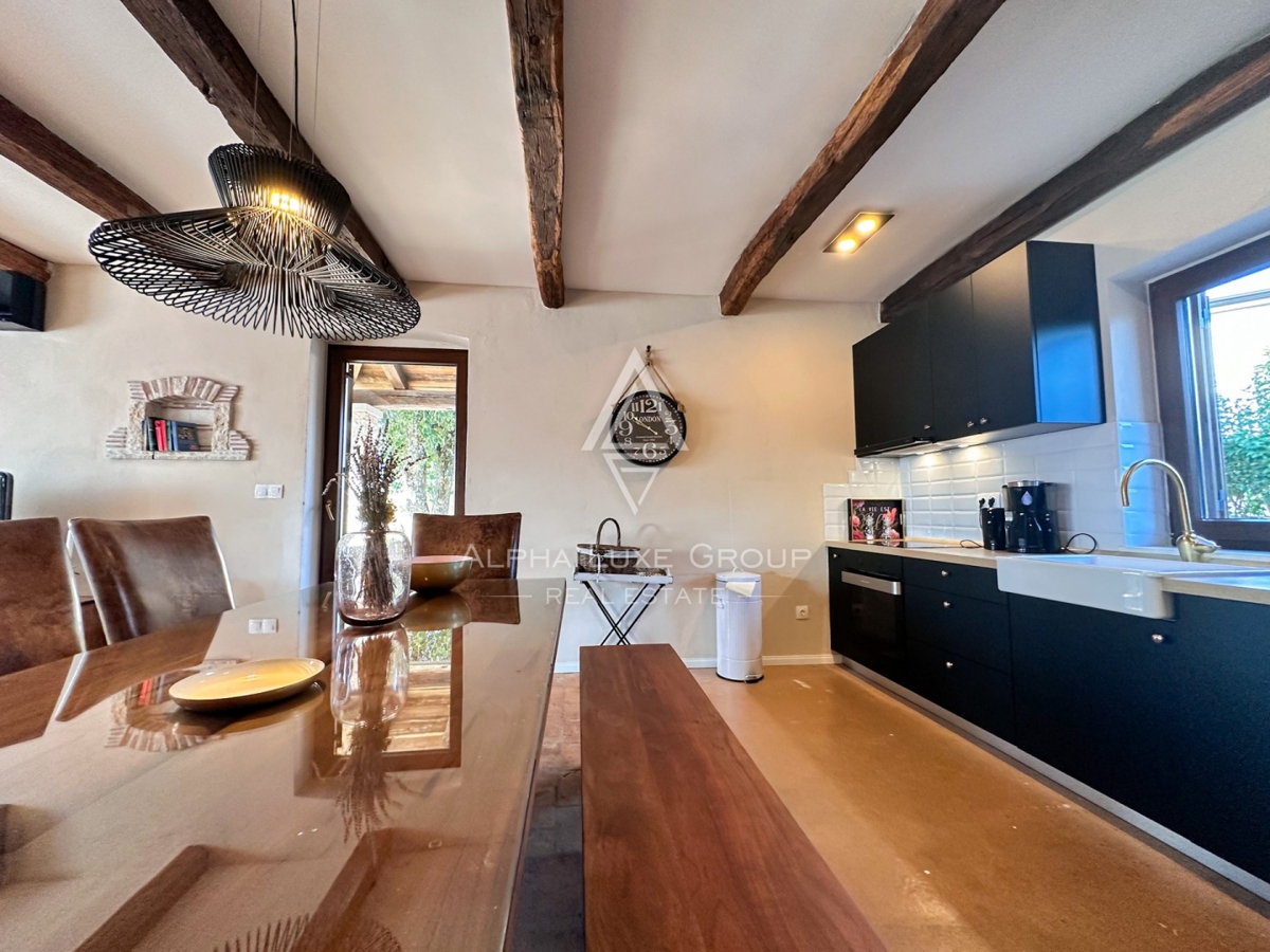 Affascinante Villa in Pietra con Piscina nelle Vicinanze di Parenzo