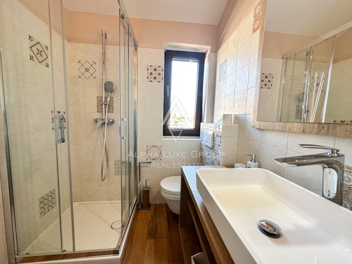 Affascinante Villa in Pietra con Piscina nelle Vicinanze di Parenzo