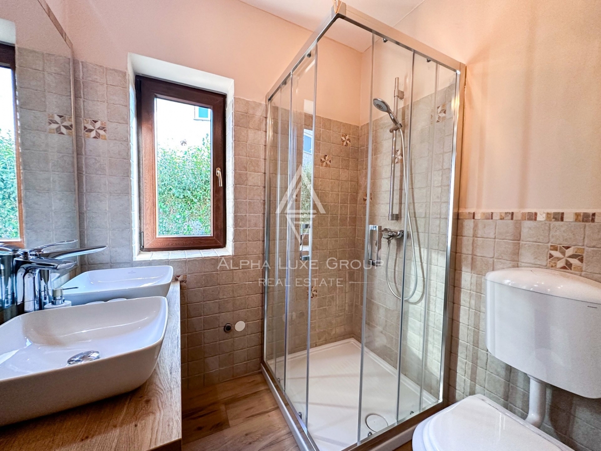 Affascinante Villa in Pietra con Piscina nelle Vicinanze di Parenzo