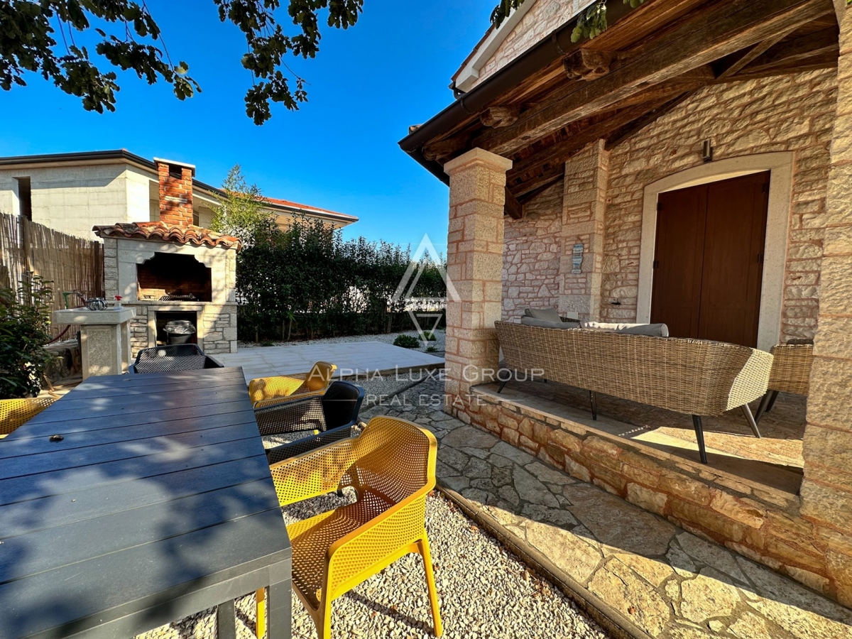 Affascinante Villa in Pietra con Piscina nelle Vicinanze di Parenzo