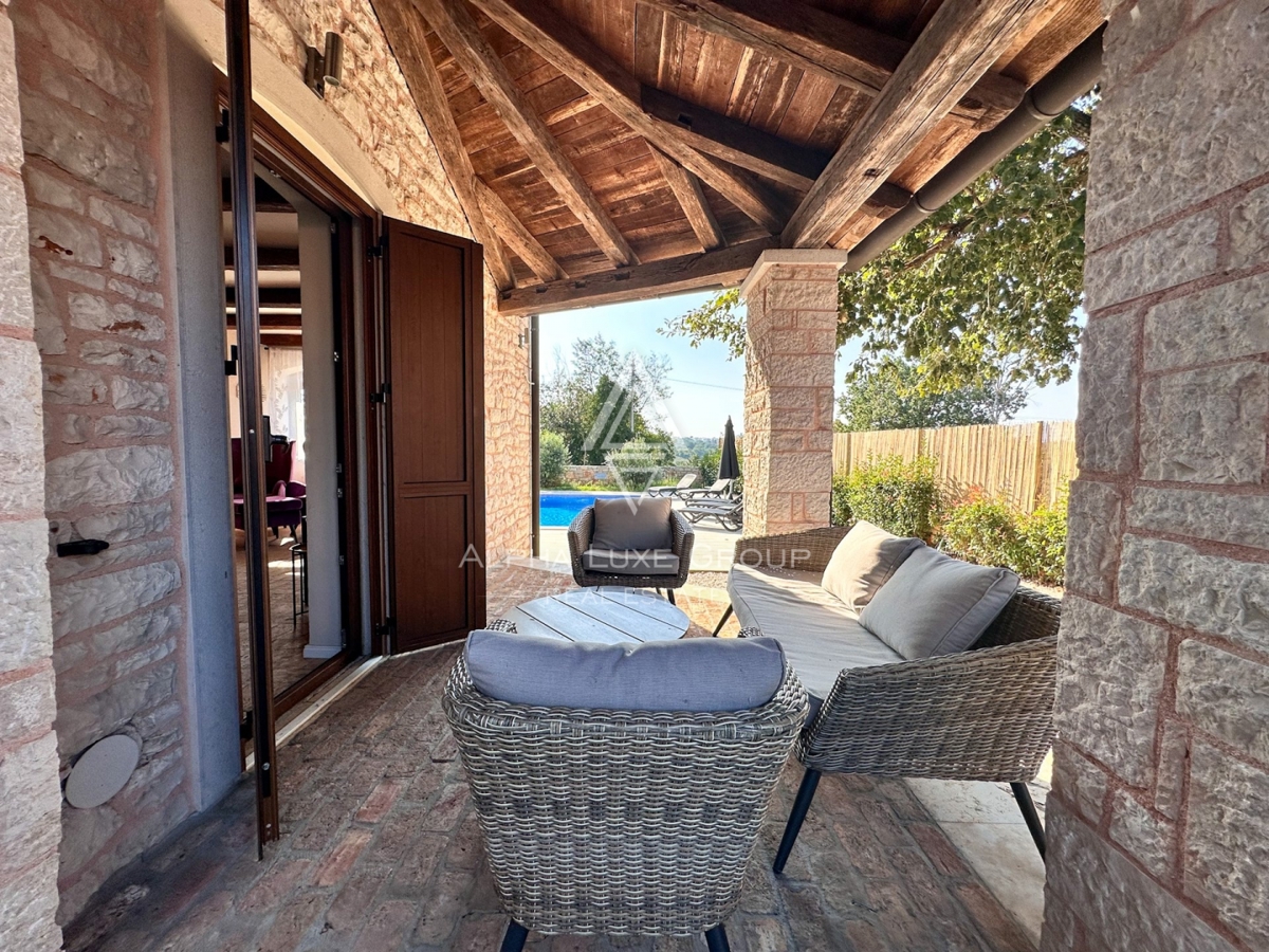 Affascinante Villa in Pietra con Piscina nelle Vicinanze di Parenzo