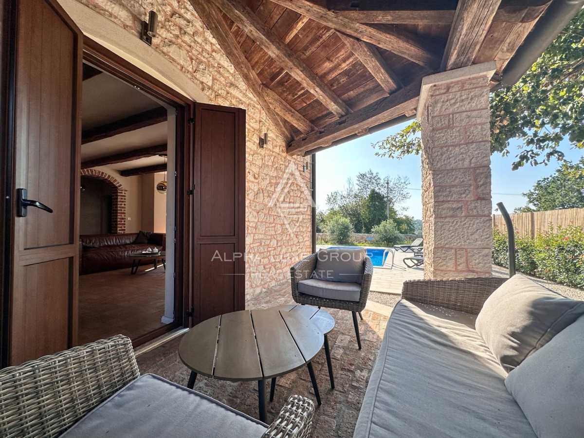 Affascinante Villa in Pietra con Piscina nelle Vicinanze di Parenzo