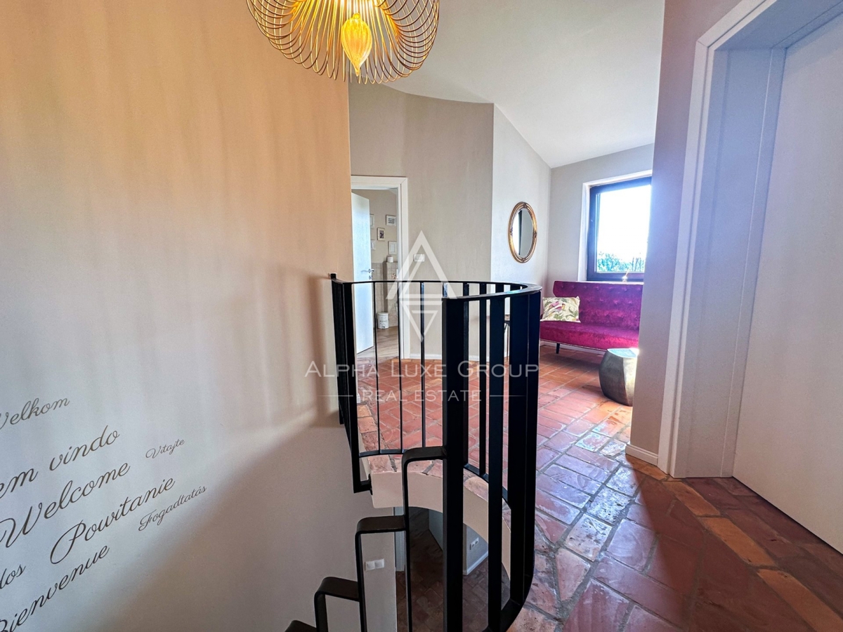 Affascinante Villa in Pietra con Piscina nelle Vicinanze di Parenzo