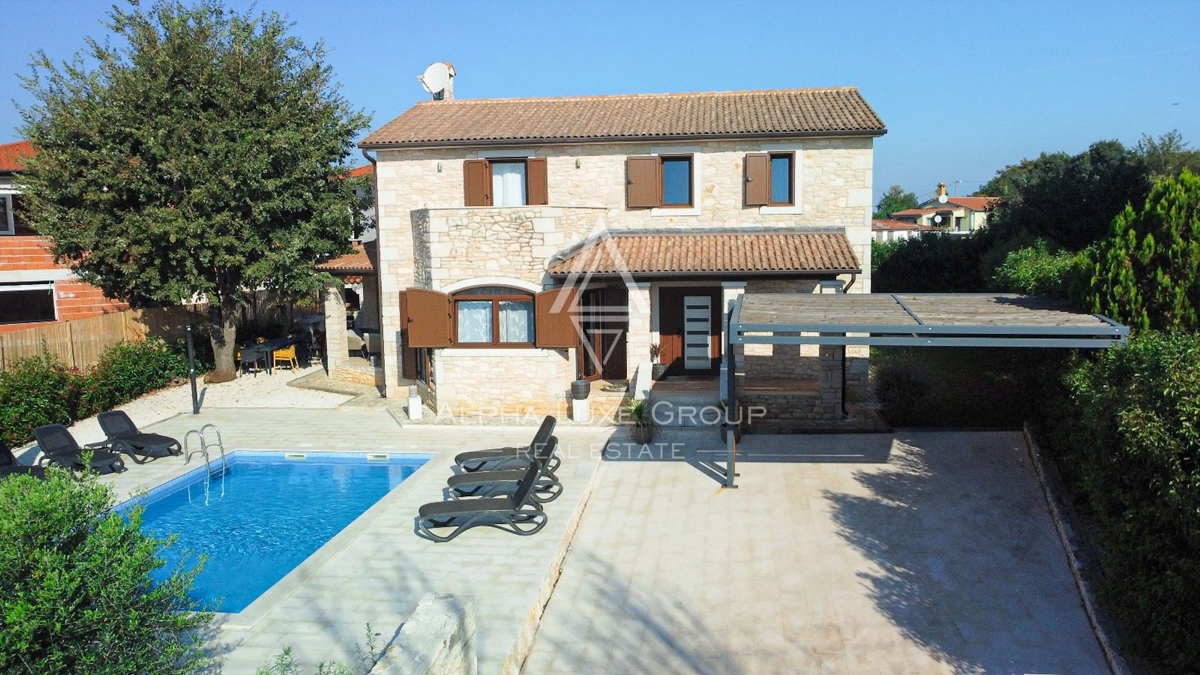 Affascinante Villa in Pietra con Piscina nelle Vicinanze di Parenzo