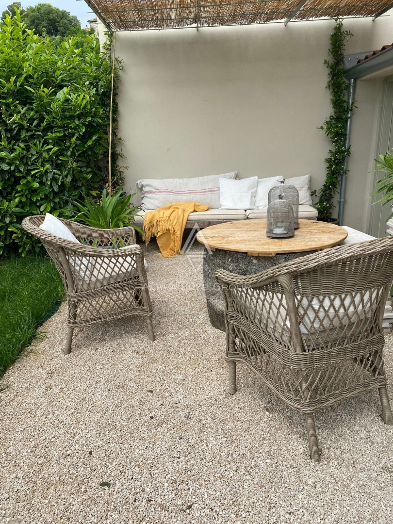 Casa bifamiliare con vista panoramica sul mare, Verteneglio e sui vigneti circostanti, Buje, ISTRIA