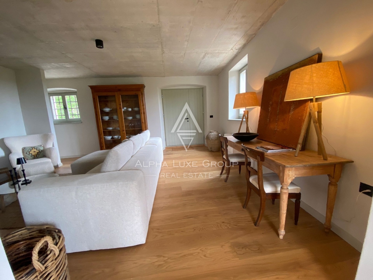 Casa bifamiliare con vista panoramica sul mare, Verteneglio e sui vigneti circostanti, Buje, ISTRIA