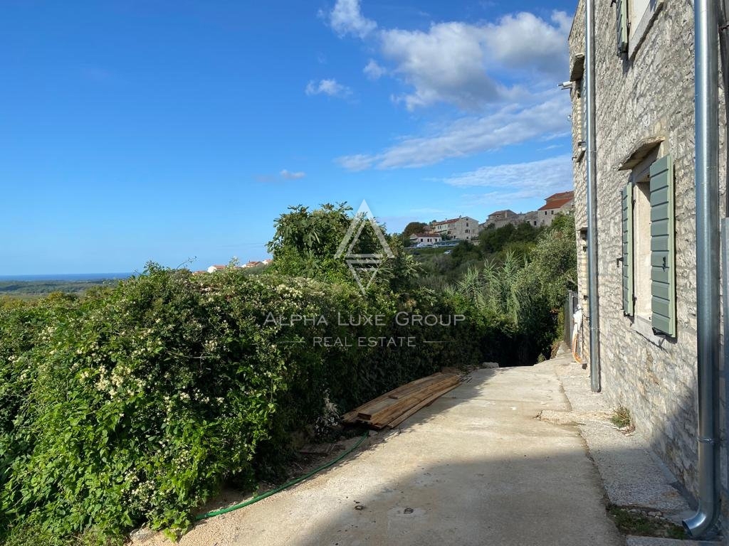 Casa bifamiliare con vista panoramica sul mare, Verteneglio e sui vigneti circostanti, Buje, ISTRIA
