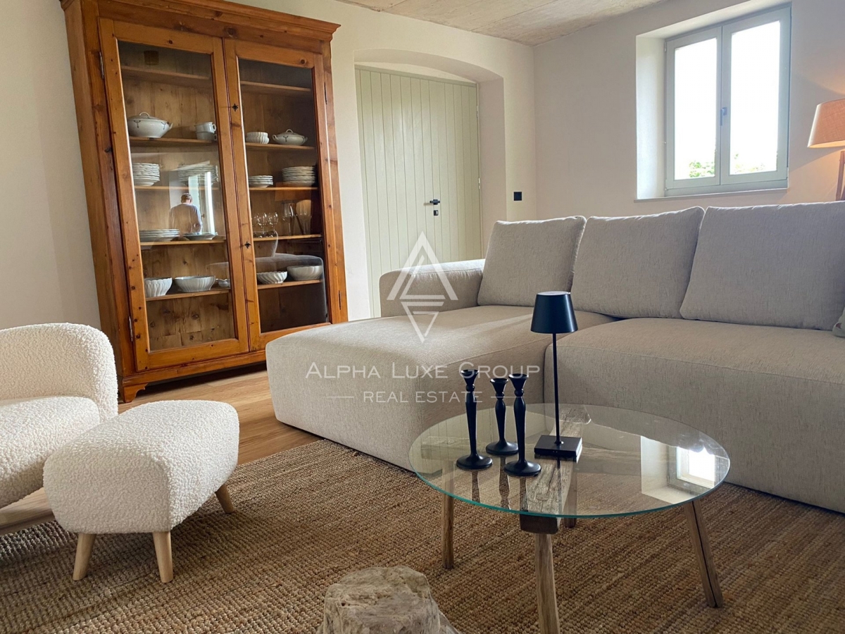 Casa bifamiliare con vista panoramica sul mare, Verteneglio e sui vigneti circostanti, Buje, ISTRIA