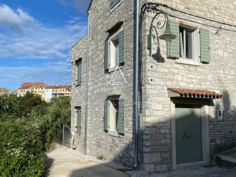 Casa bifamiliare con vista panoramica sul mare, Verteneglio e sui vigneti circostanti, Buje, ISTRIA