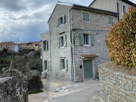 Casa bifamiliare con vista panoramica sul mare, Verteneglio e sui vigneti circostanti, Buje, ISTRIA