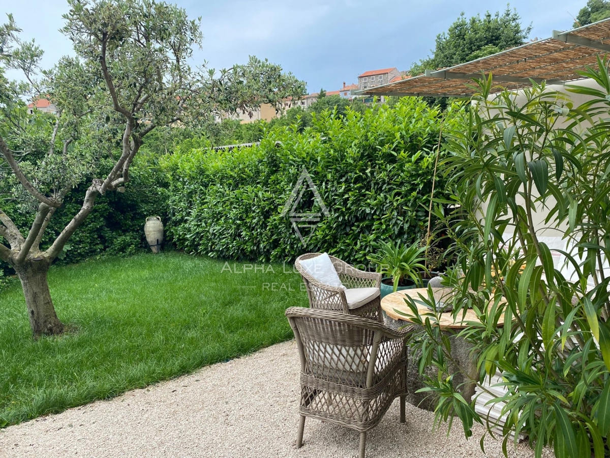 Casa bifamiliare con vista panoramica sul mare, Verteneglio e sui vigneti circostanti, Buje, ISTRIA