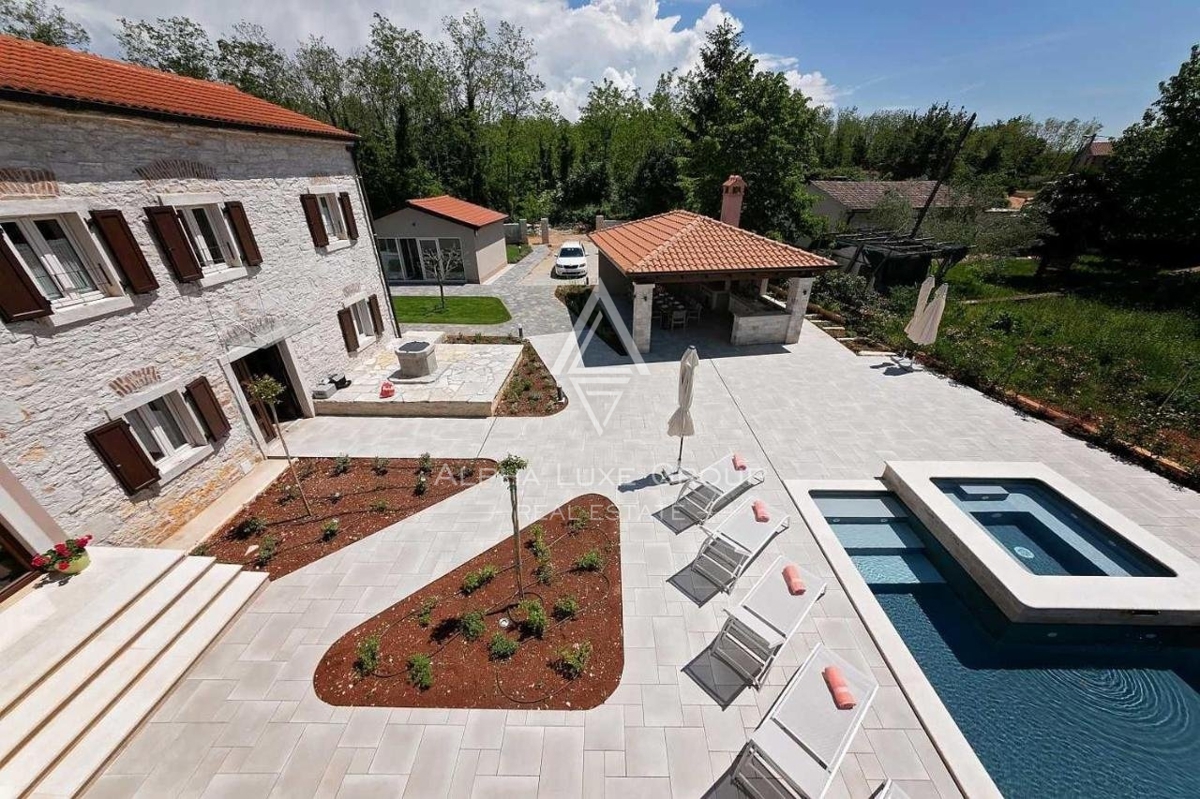 Impressionante villa con ampio giardino, circondata da una natura incontaminata,Castelliere ISTRIA