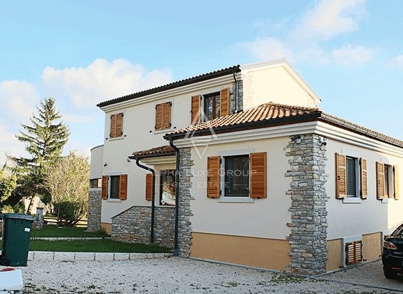 Bella villa con piscina, Istria, Žminj
