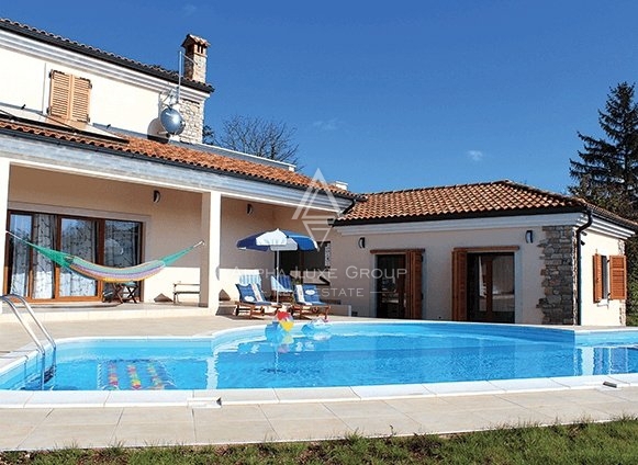 Bella villa con piscina, Istria, Žminj