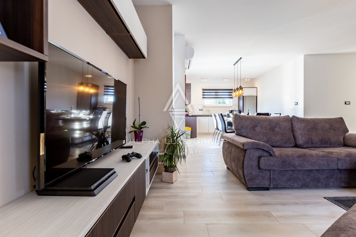 Beauty house a tre piani con piscina, Istria, Lisignano