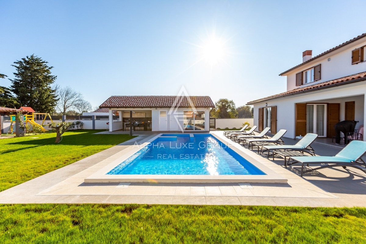 Beauty house a tre piani con piscina, Istria, Lisignano