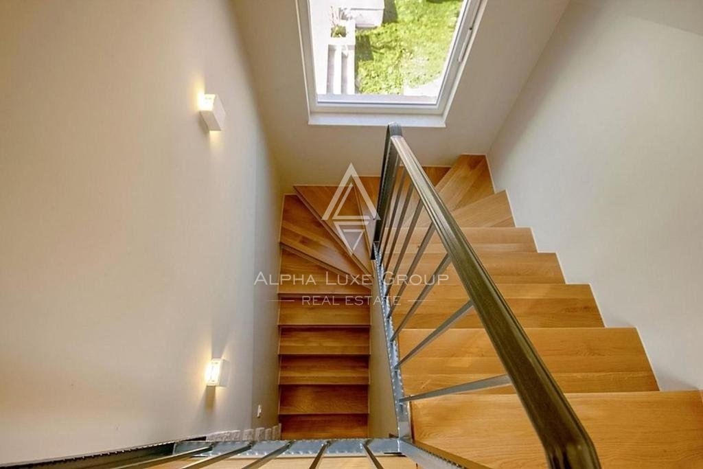 Villa con piscina, nuova costruzione, posizione tranquilla, zona di Parenzo.