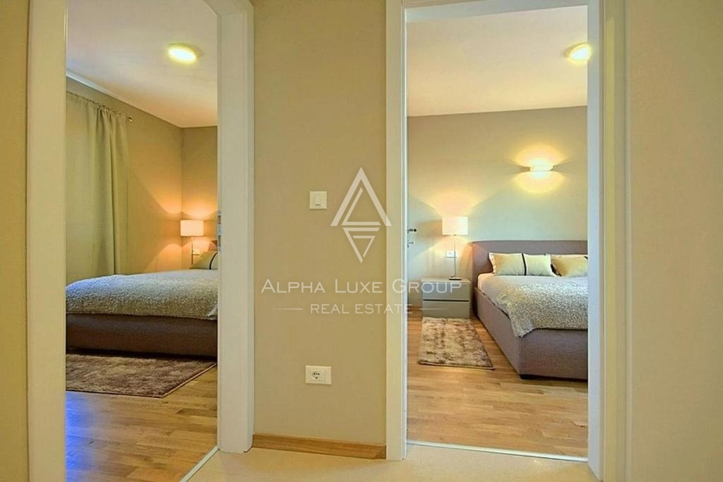 Villa con piscina, nuova costruzione, posizione tranquilla, zona di Parenzo.