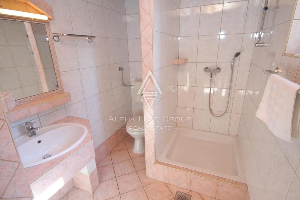 Novigrad, Istria – Appartamento 1° piano vicino mare