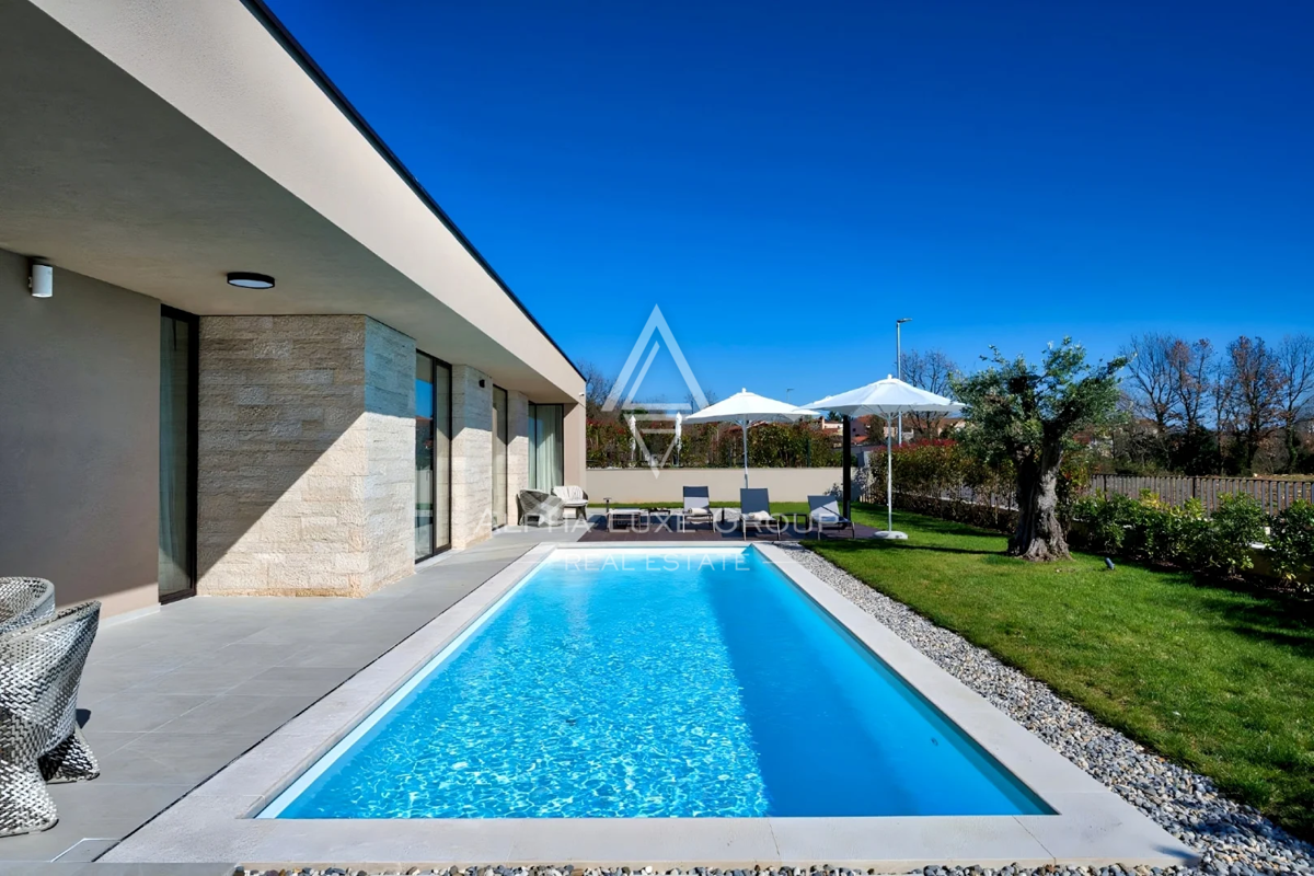 Istria, Poreč: Villa di lusso con piscina vicino borgo