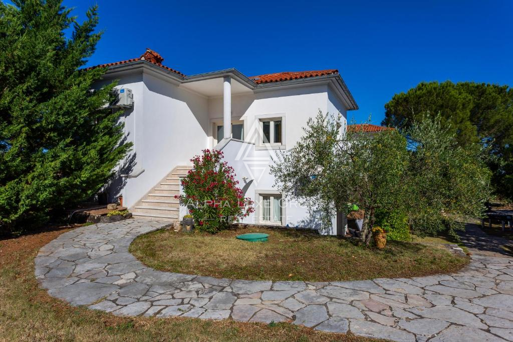 Istria, Rakalj: Villa di lusso con piscina e giardino