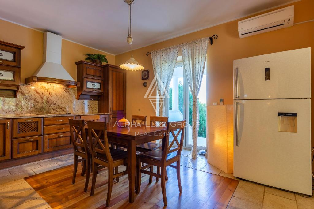 Istria, Rakalj: Villa di lusso con piscina e giardino