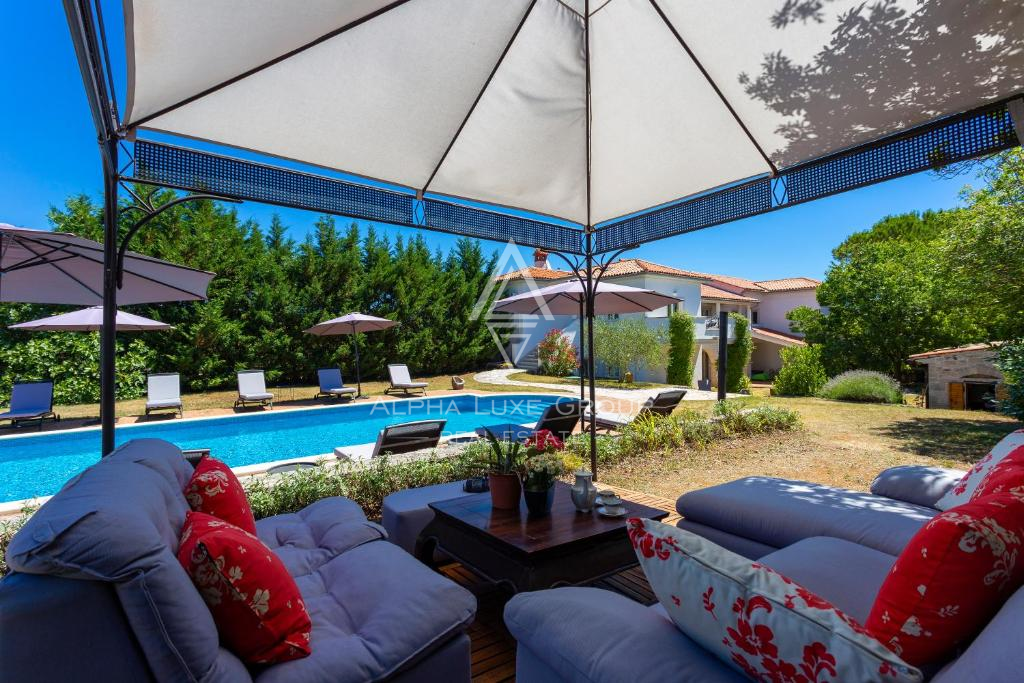 Istria, Rakalj: Villa di lusso con piscina e giardino