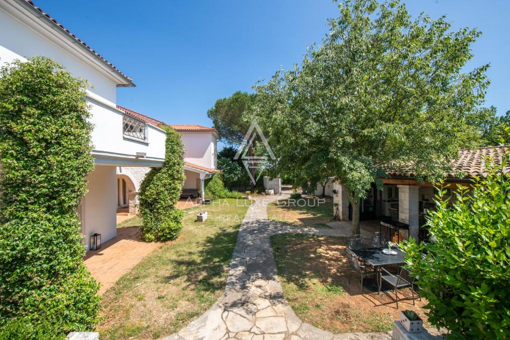 Istria, Rakalj: Villa di lusso con piscina e giardino