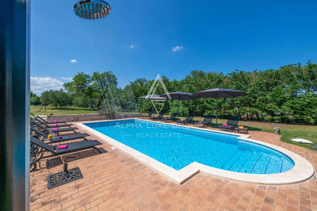 Istria, Rakalj: Villa di lusso con piscina e giardino
