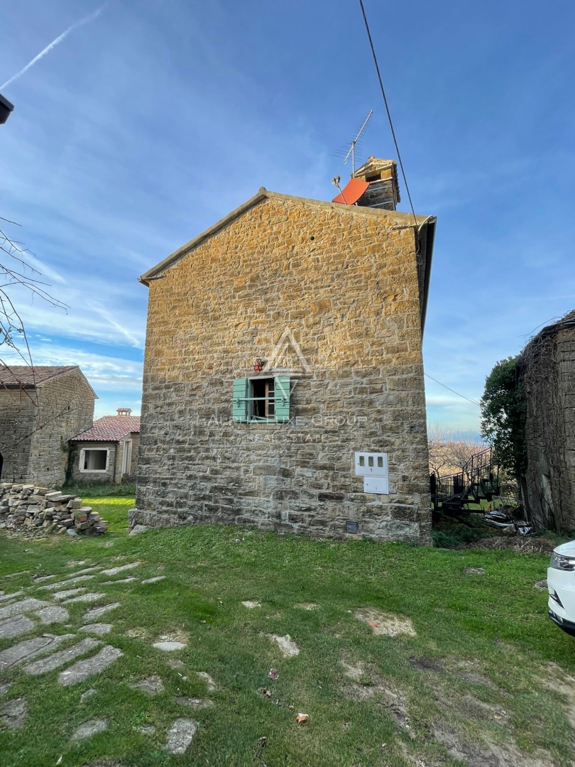 Istria, Momjan: Casa in pietra rinnovata con vista