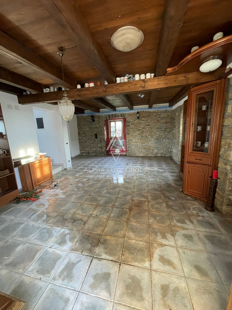 Istria, Momjan: Casa in pietra rinnovata con vista