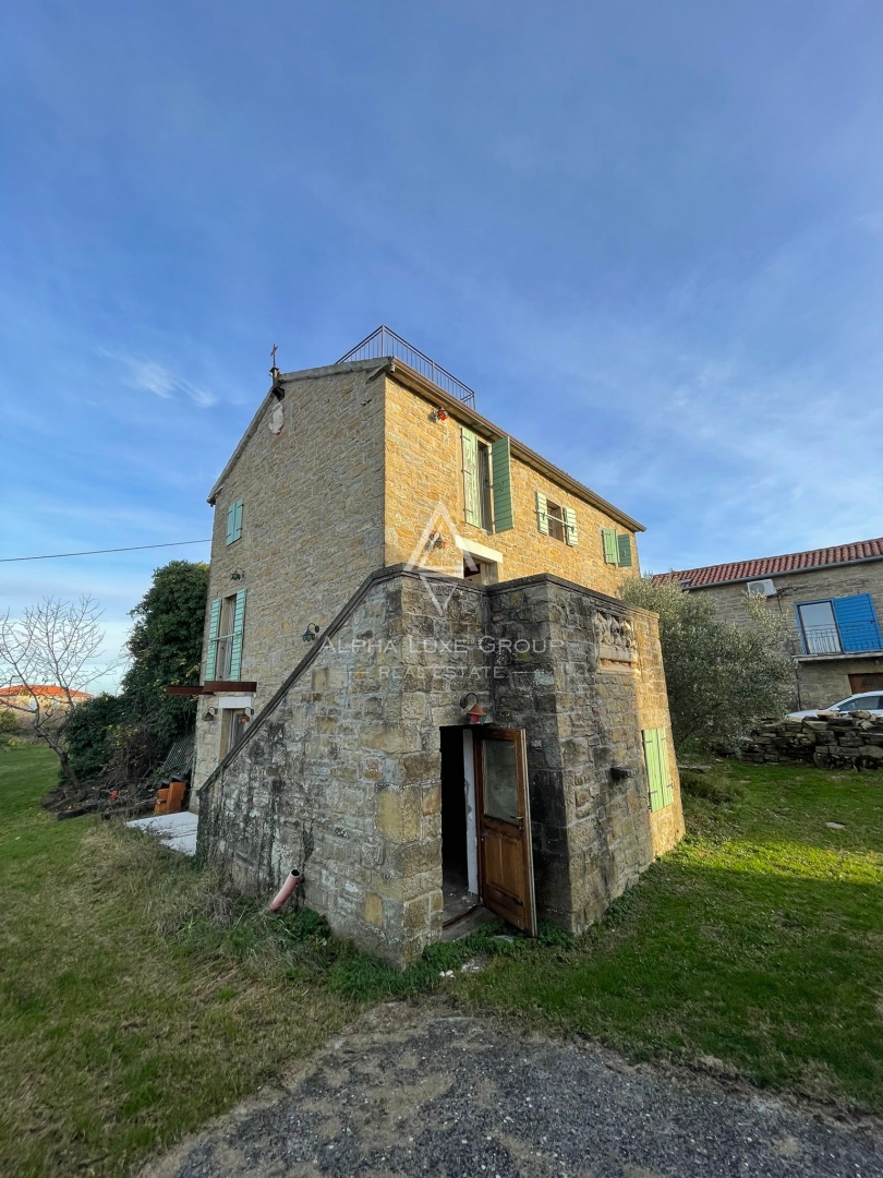 Istria, Momjan: Casa in pietra rinnovata con vista