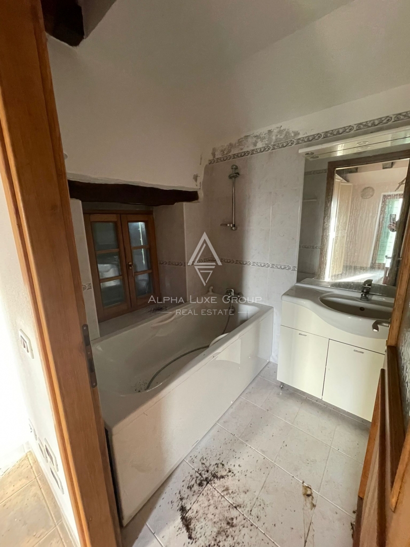 Istria, Momjan: Casa in pietra rinnovata con vista